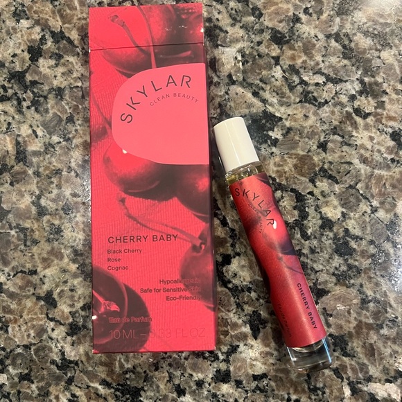 Cherry Baby Setting Spray - Black Cherry - Picture 2 of 2